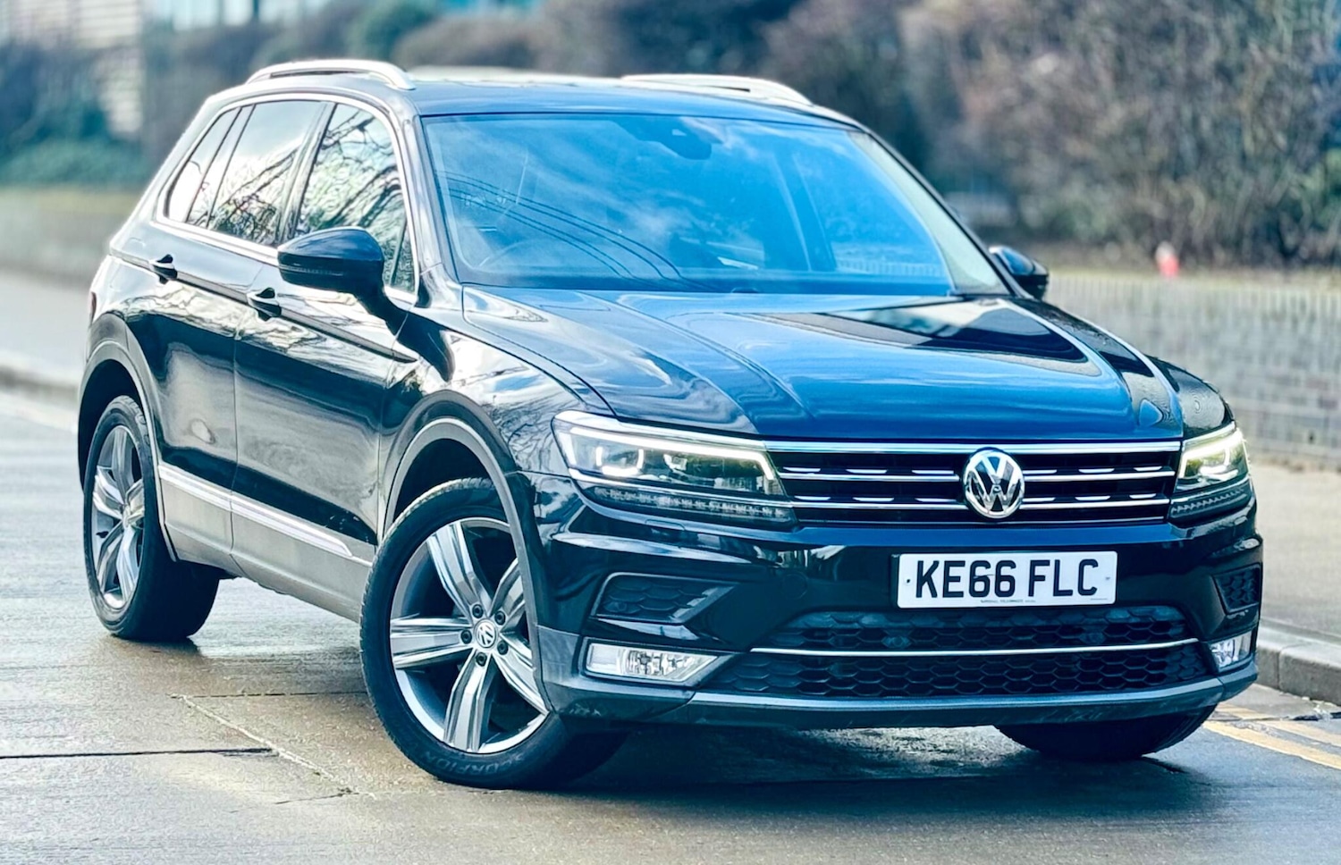 Used Volkswagen Tiguan 2017 for sale - 77625037: Photo 2