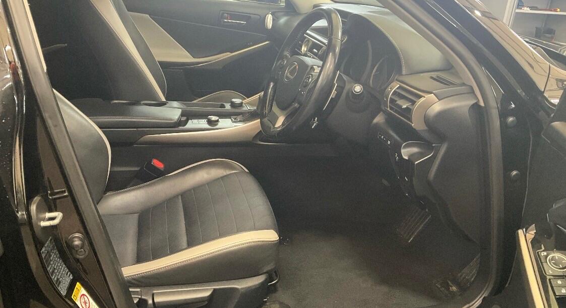 Used Lexus IS 2016 for sale - 77993901: Photo 4