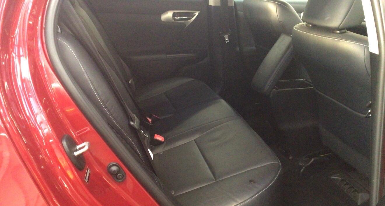 Used Lexus CT 2011 for sale - 76899660: Photo 2