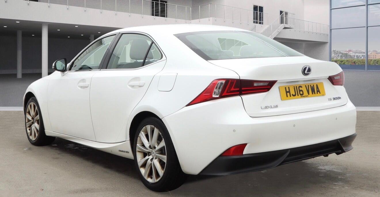Used Lexus IS 2016 for sale - 76644942: Photo 2