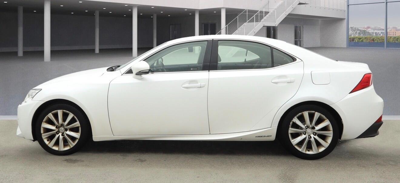 Used Lexus IS 2016 for sale - 76644942: Photo 3