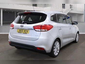 Used Kia Carens 2016 for sale - 75940236: Photo