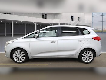 Used Kia Carens 2016 for sale - 75940236: Photo