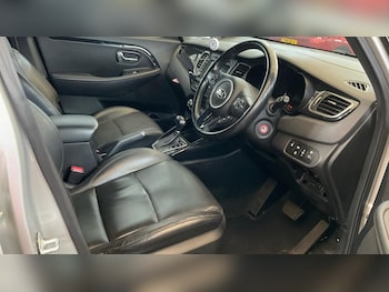 Used Kia Carens 2016 for sale - 75940236: Photo