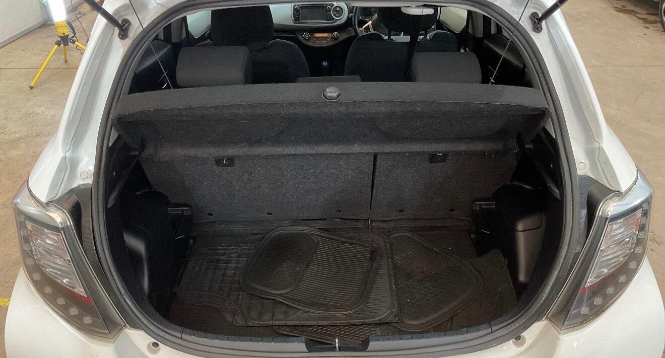 Used Toyota Yaris for sale - 76727451: Photo 10