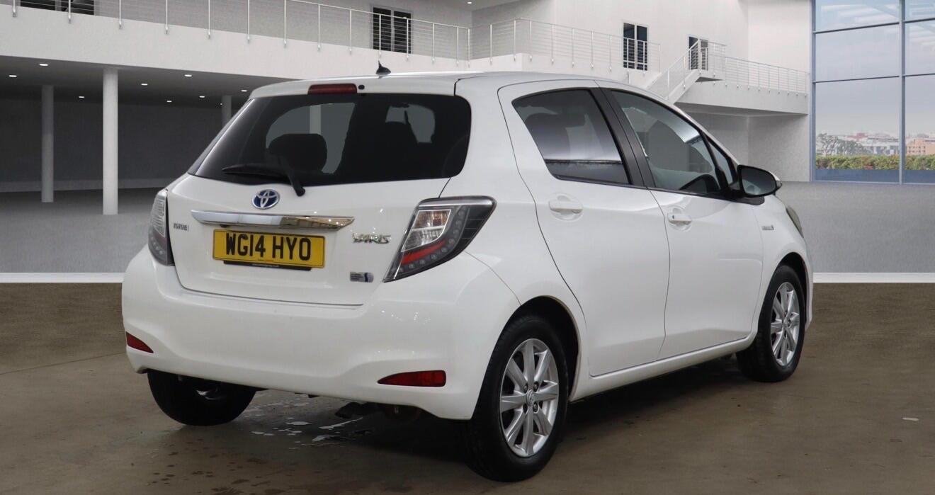 Used Toyota Yaris for sale - 76727451: Photo 2