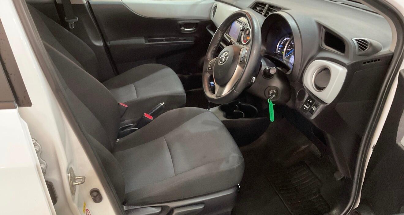 Used Toyota Yaris for sale - 76727451: Photo 8