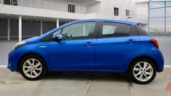 Used Toyota Yaris 2015 for sale - 76247112: Photo 2