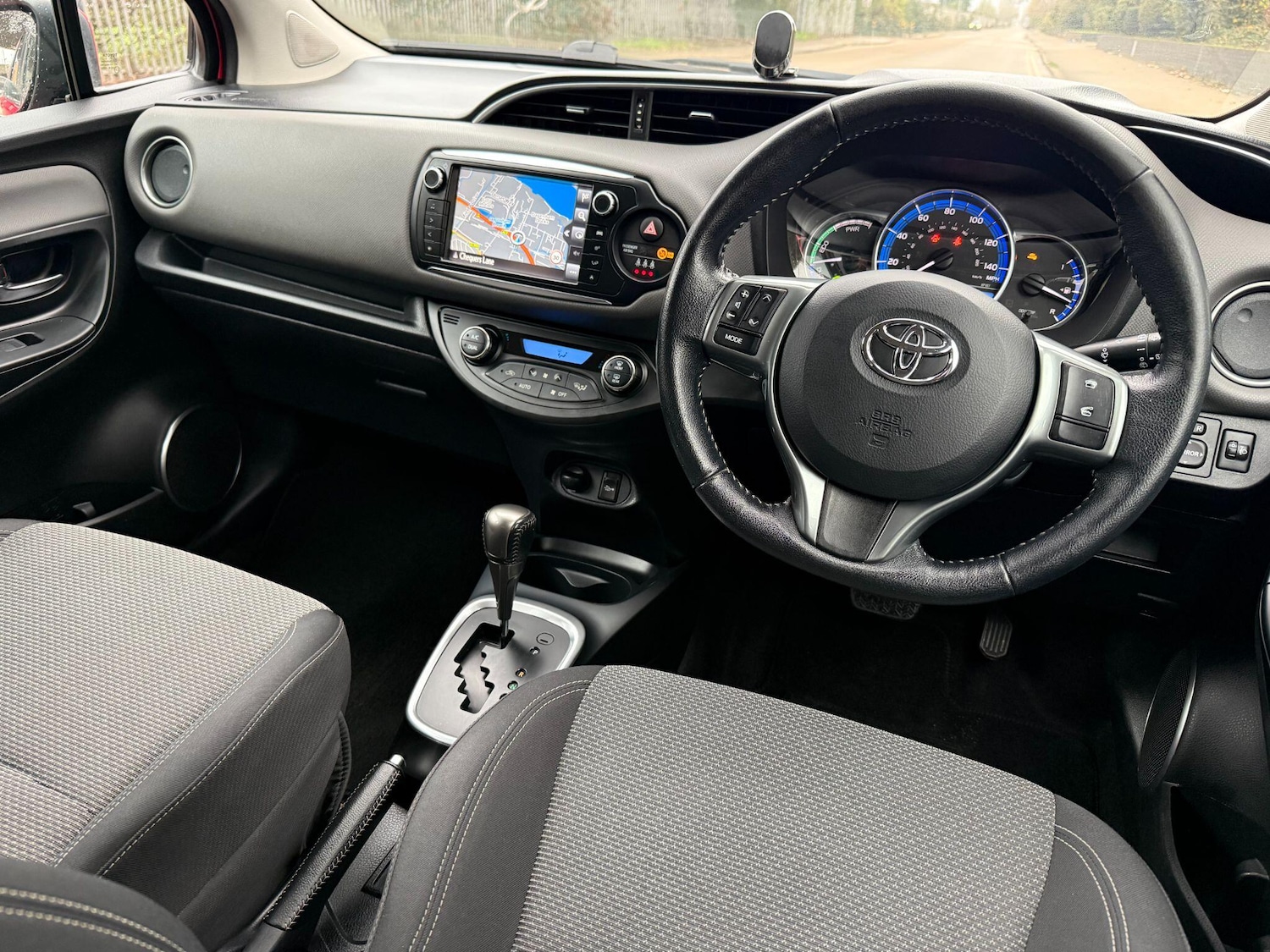 Used Toyota Yaris 2015 for sale - 76561219: Photo 1