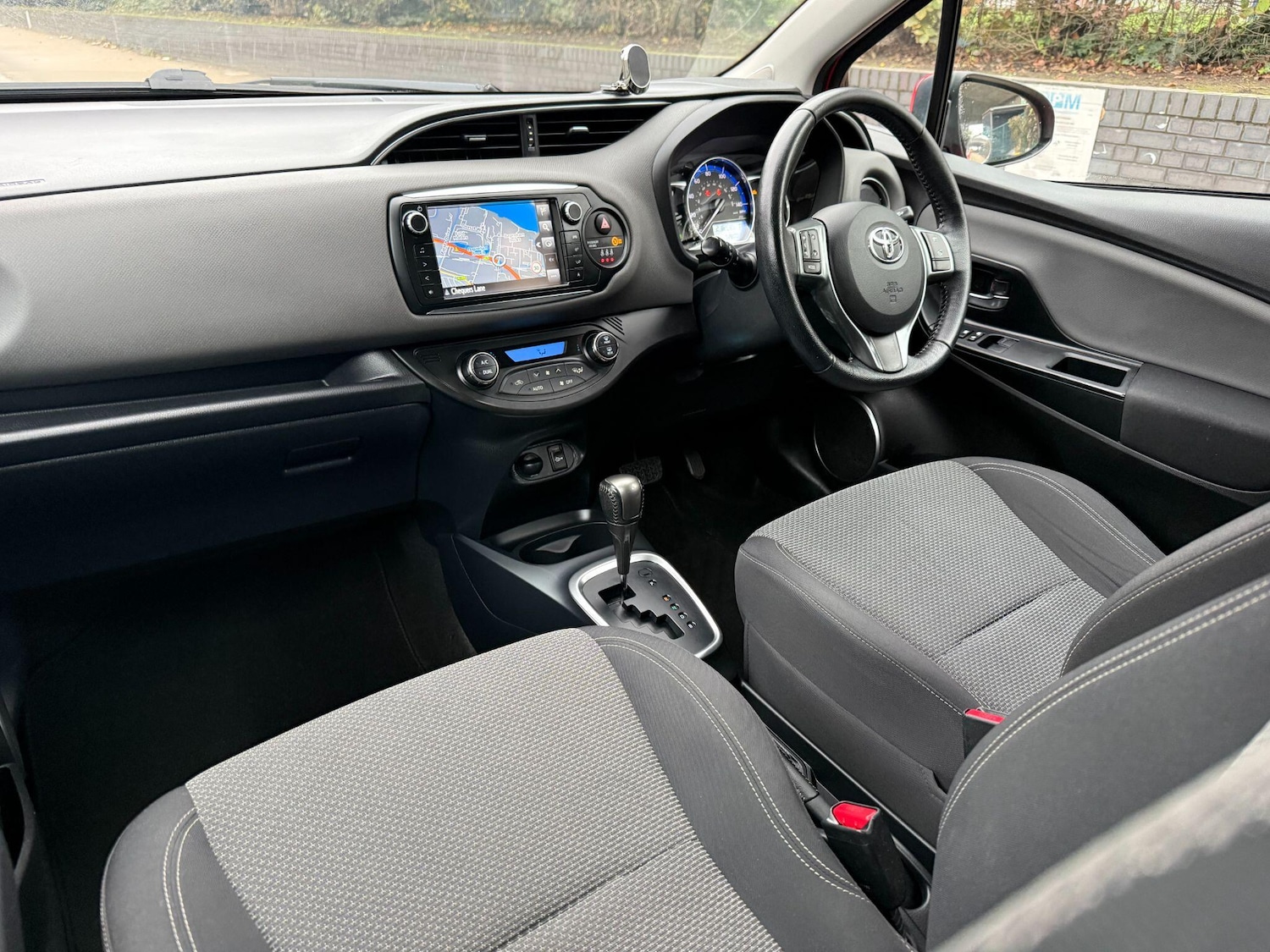 Used Toyota Yaris 2015 for sale - 76561219: Photo 12