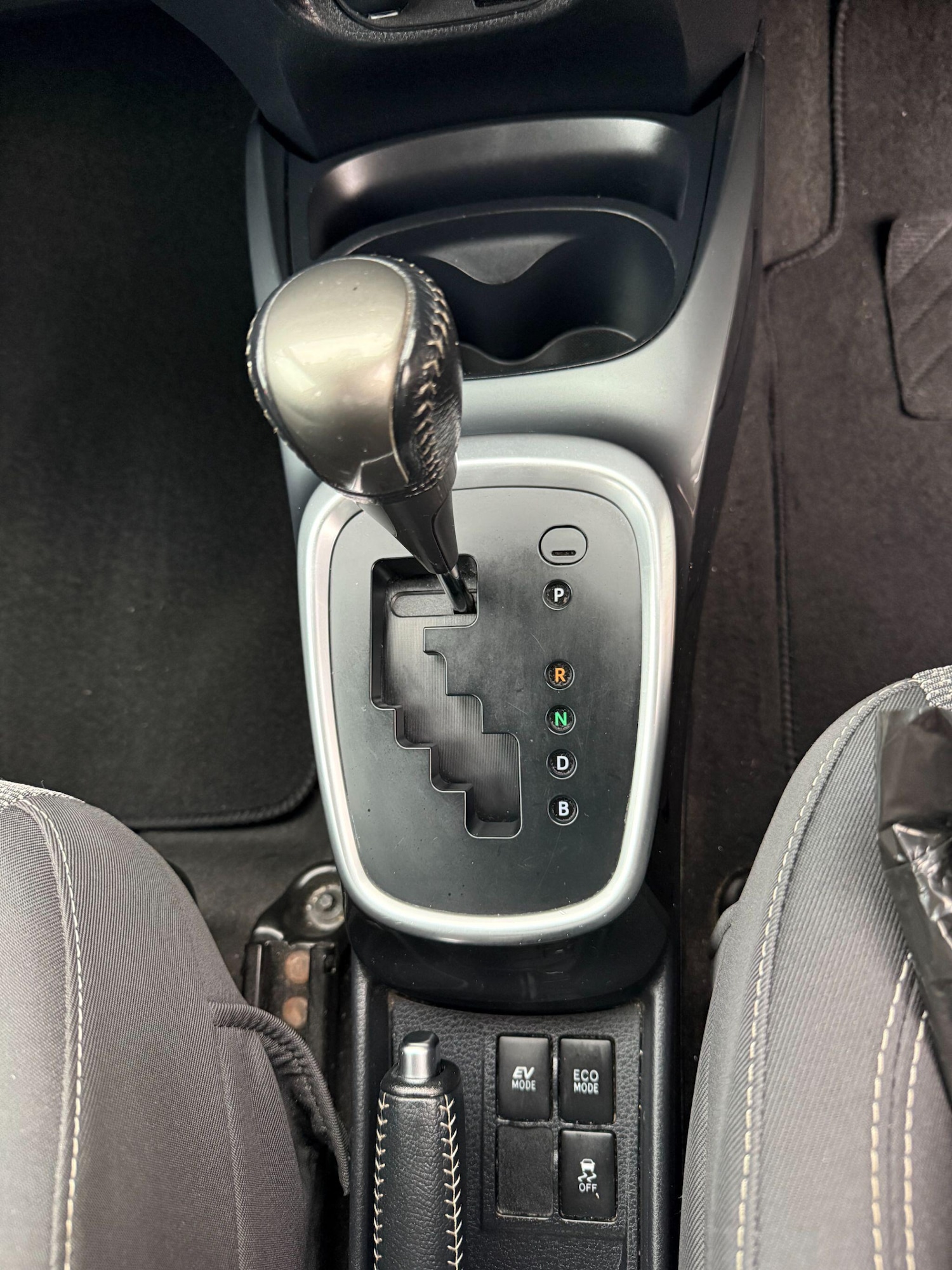 Used Toyota Yaris 2015 for sale - 76561219: Photo 17