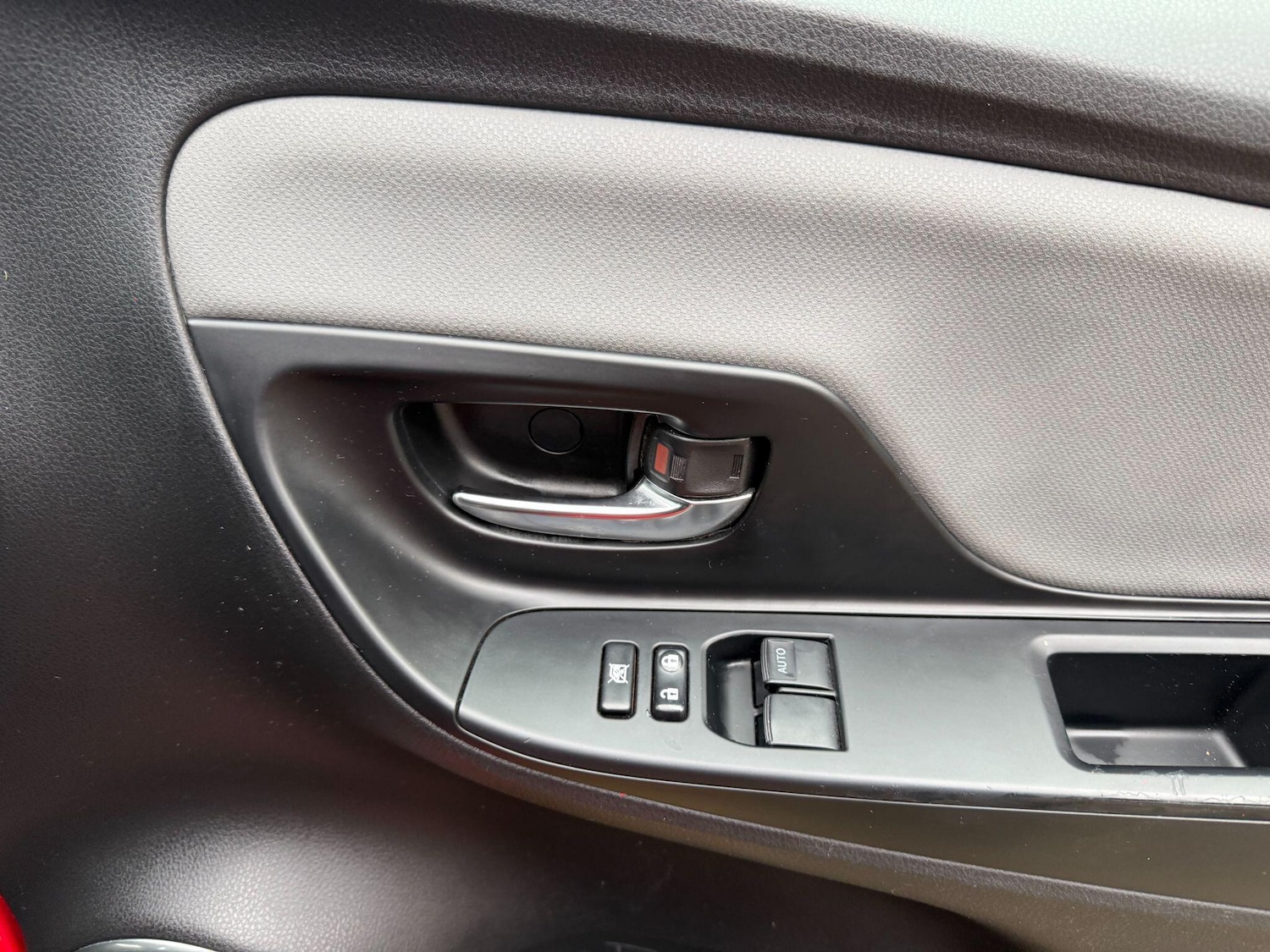 Used Toyota Yaris 2015 for sale - 76561219: Photo 22