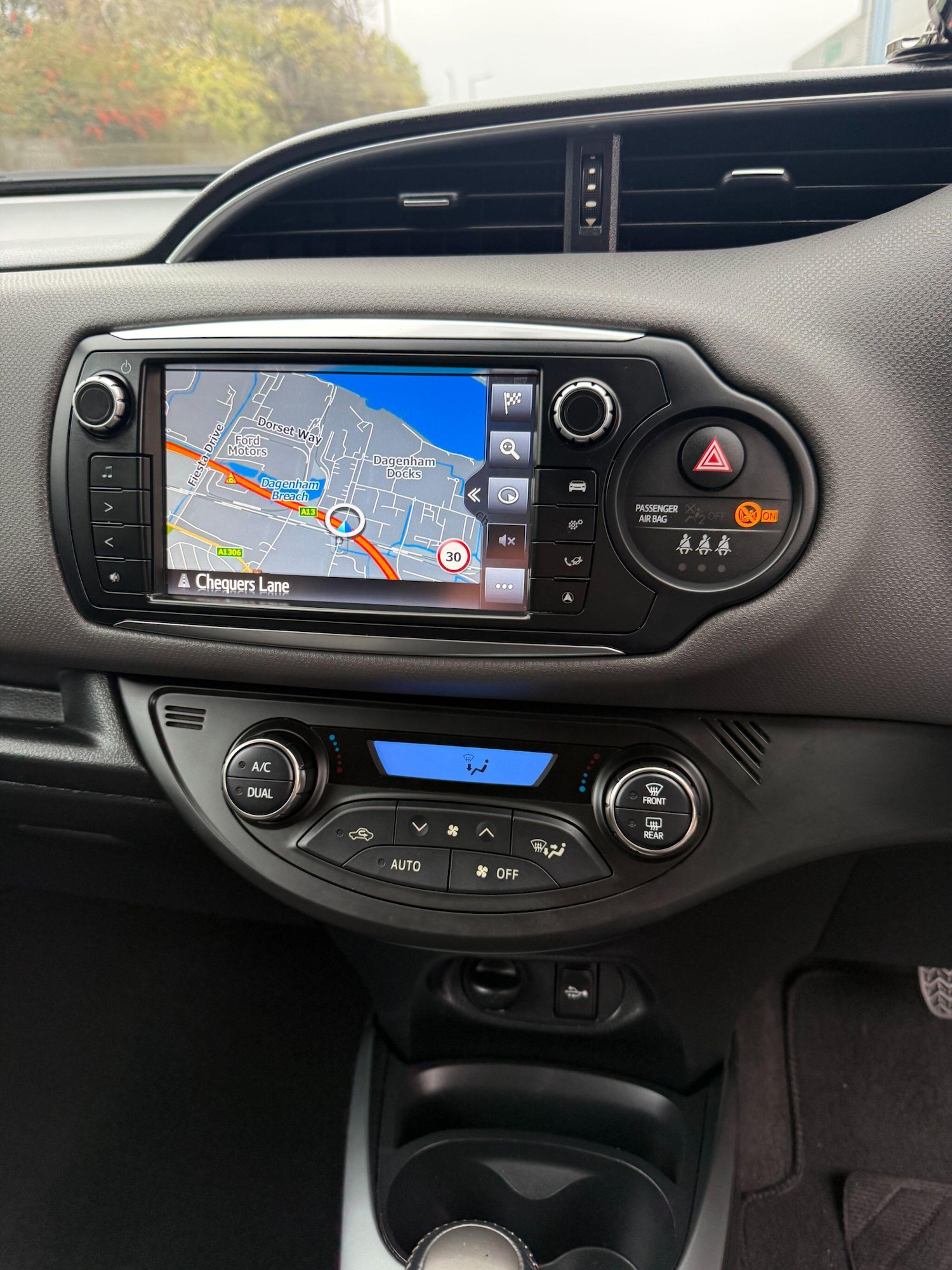 Used Toyota Yaris 2015 for sale - 76561219: Photo 3