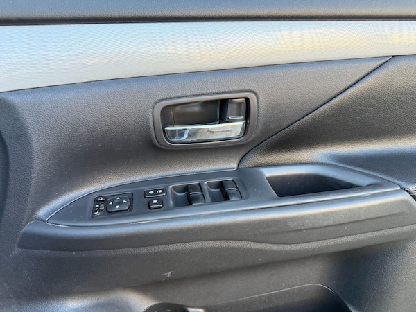 Used Mitsubishi Outlander 2014 for sale - 76084898: Photo 26
