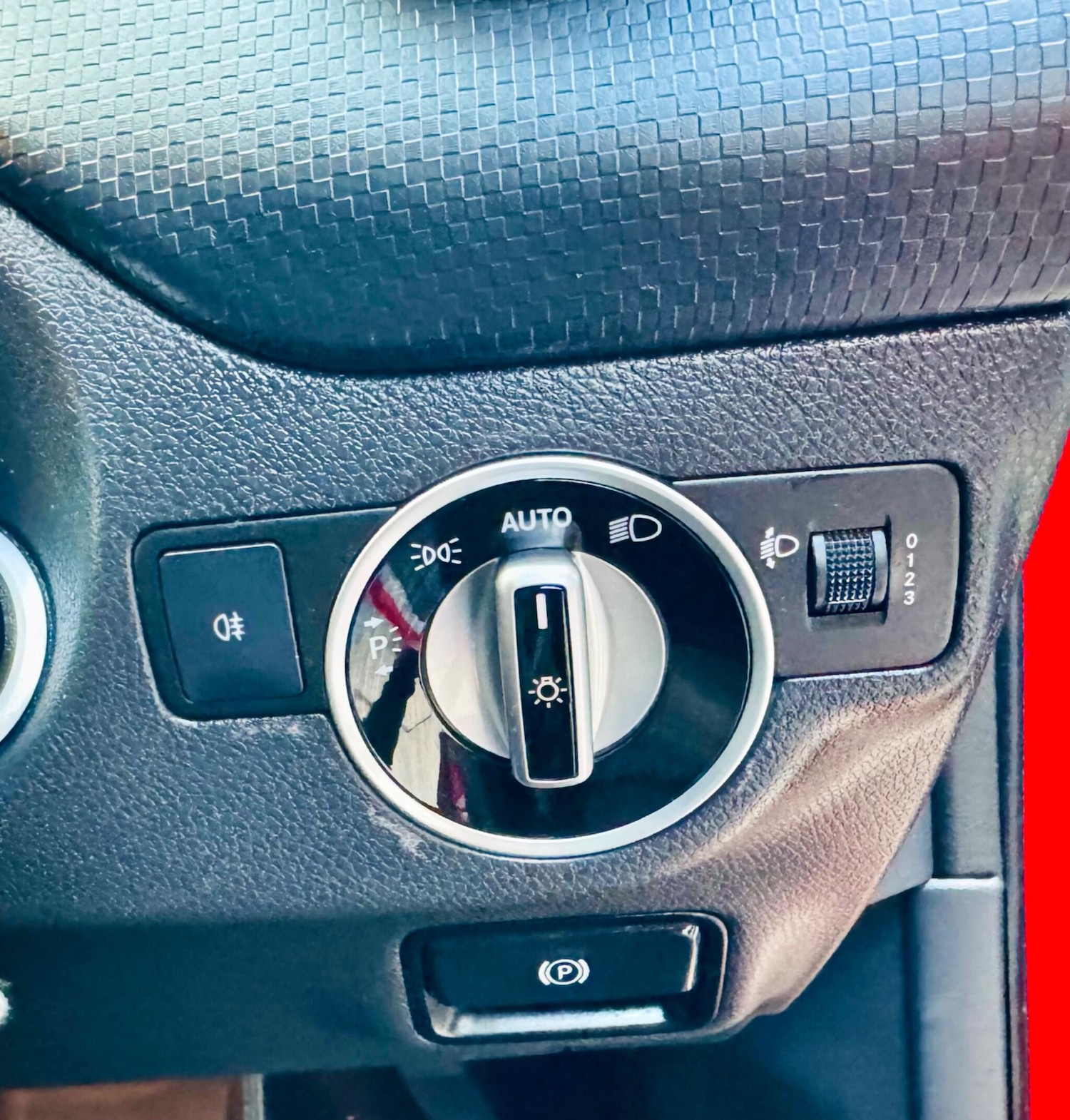 Used Mercedes-Benz A-Class 2013 for sale - 76942523: Photo 15