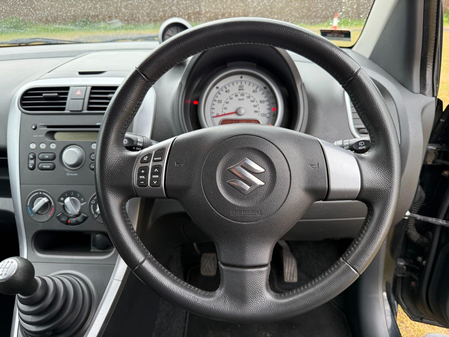 Used Suzuki Splash 2011 for sale - 76200401: Photo 17