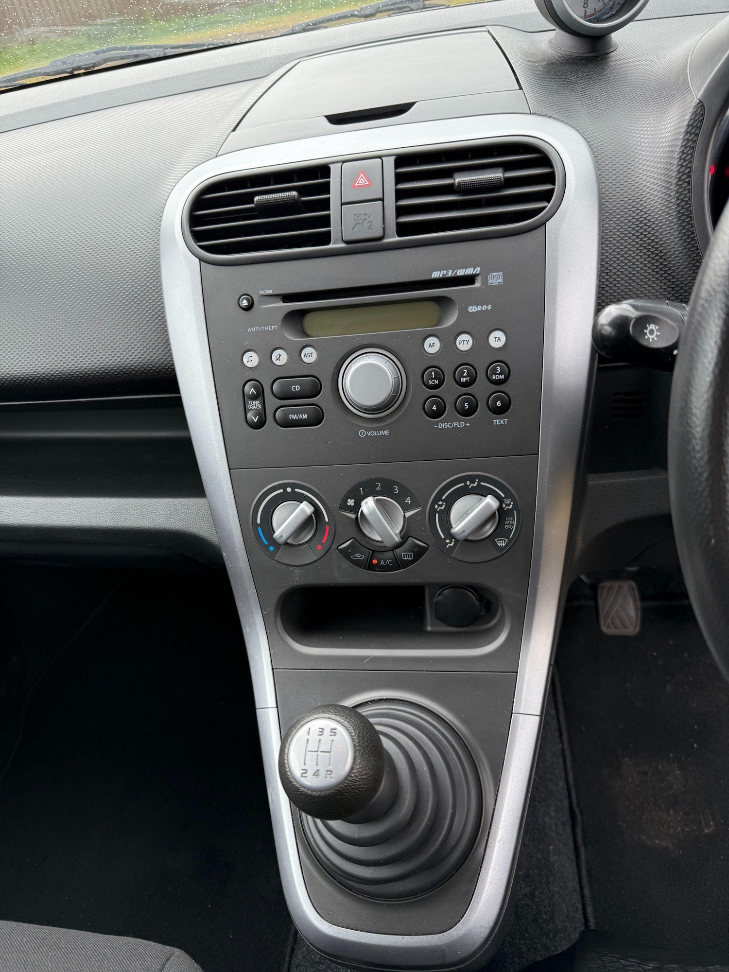 Used Suzuki Splash 2011 for sale - 76200401: Photo 8