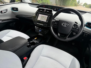 Used Toyota Prius 2020 for sale - 75431772: Photo
