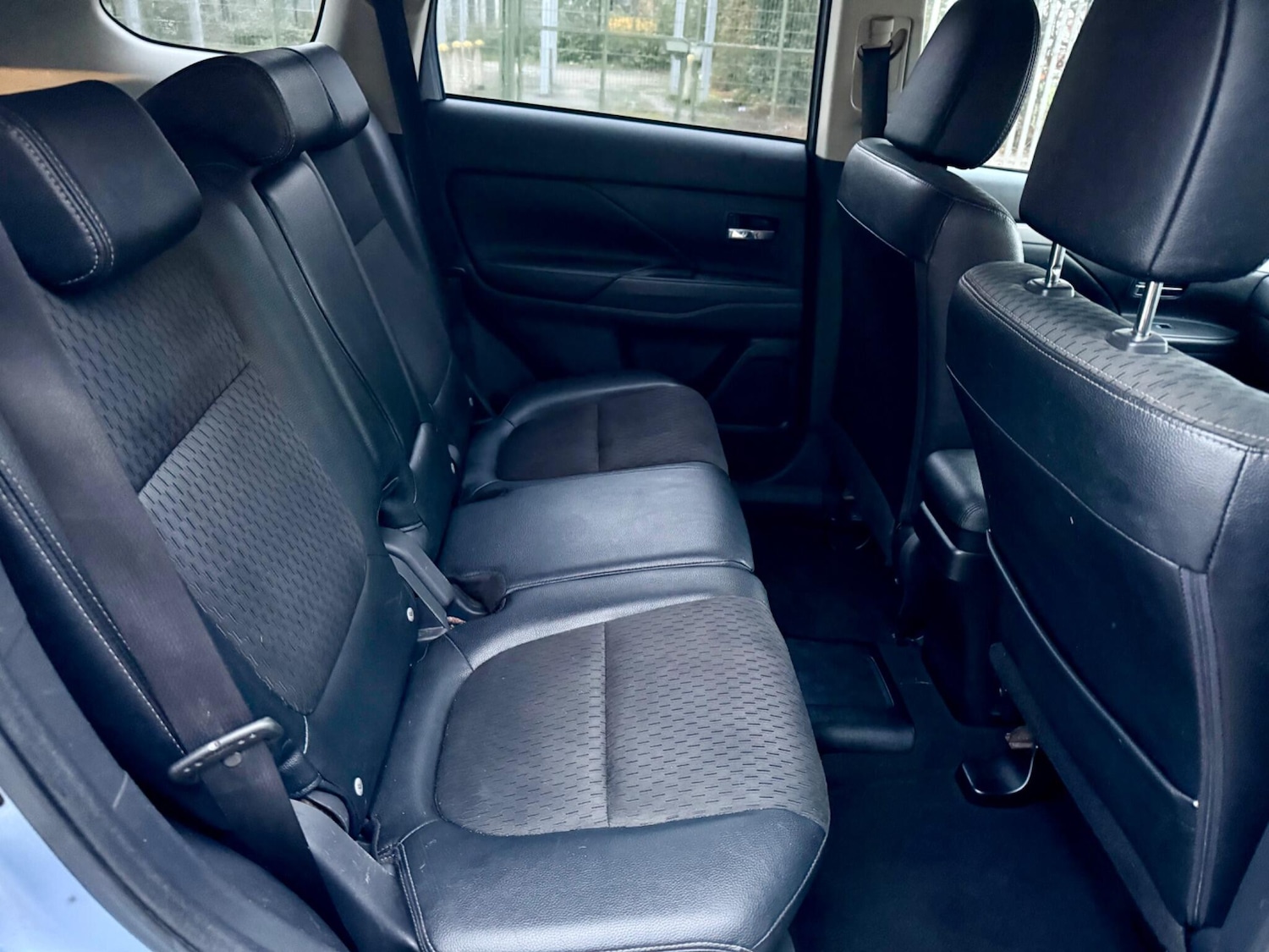 Used Mitsubishi Outlander 2015 for sale - 76700645: Photo 12