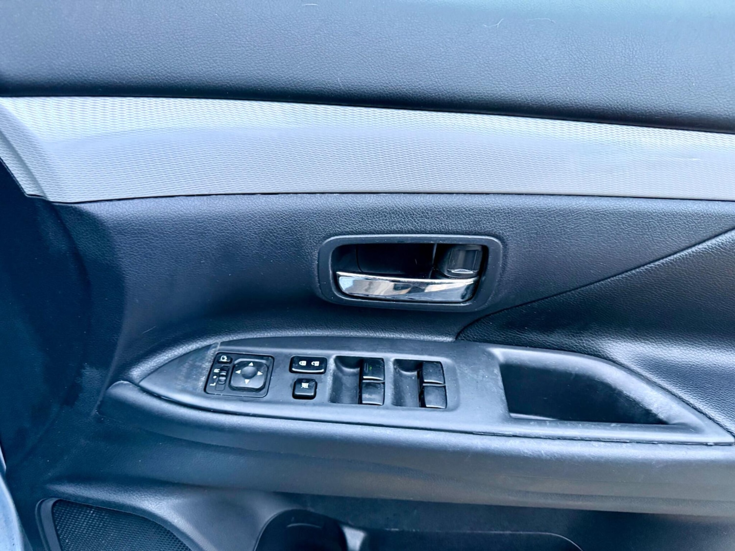 Used Mitsubishi Outlander 2015 for sale - 76700645: Photo 16