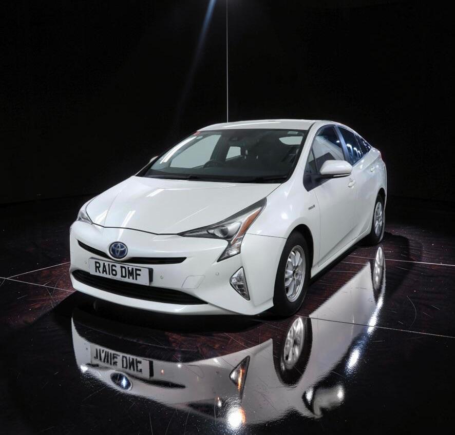 Used Toyota Prius 2016 for sale - 78184651: Photo 2