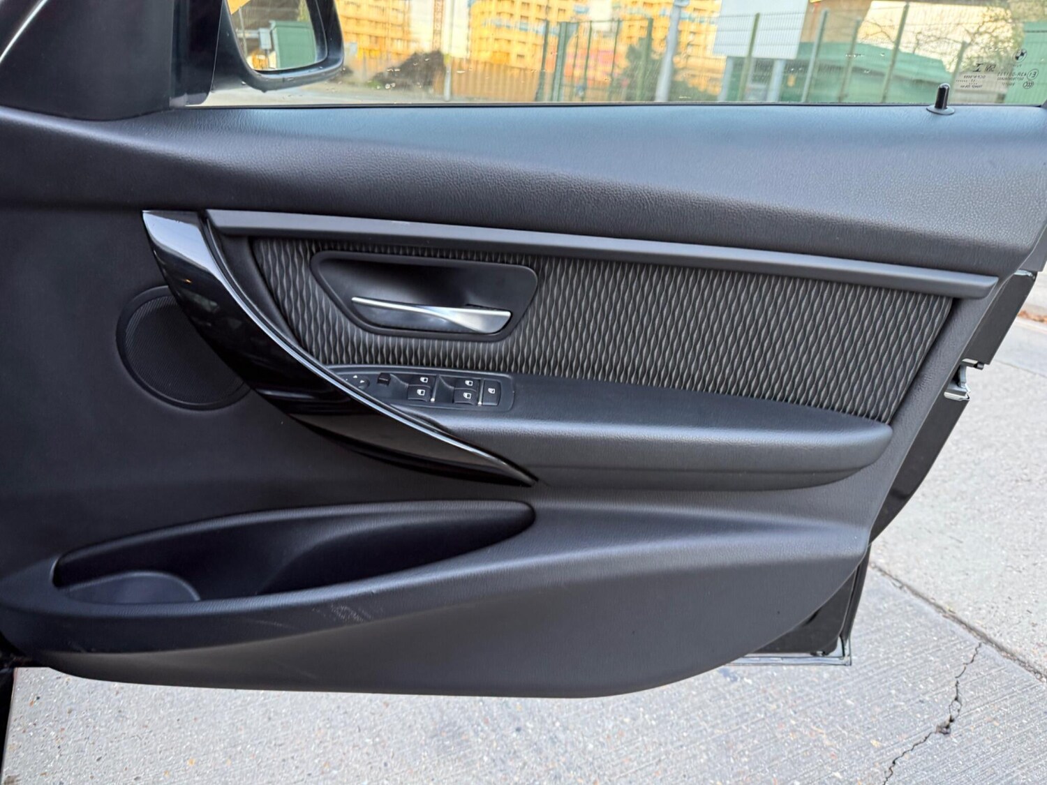 Used BMW 3 Series 2017 for sale - 76377296: Photo 33