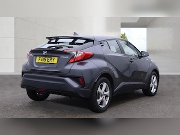 Used Toyota C-HR 2019 for sale - 79589478: Photo