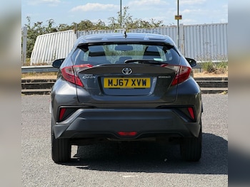 Used Toyota C-HR 2018 for sale - 79387657: Photo