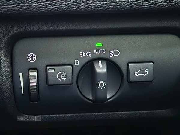 Used Volvo V40 2018 for sale - 77396932: Photo 32