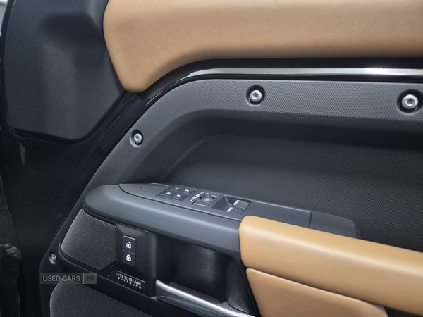 Used Land Rover Defender 2025 for sale - 76998585: Photo 24