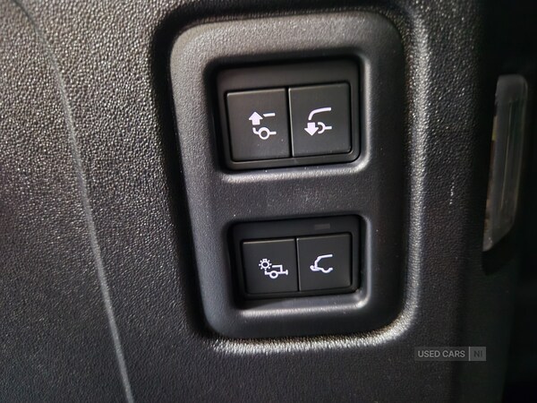 Used Land Rover Defender 2025 for sale - 76998585: Photo 60