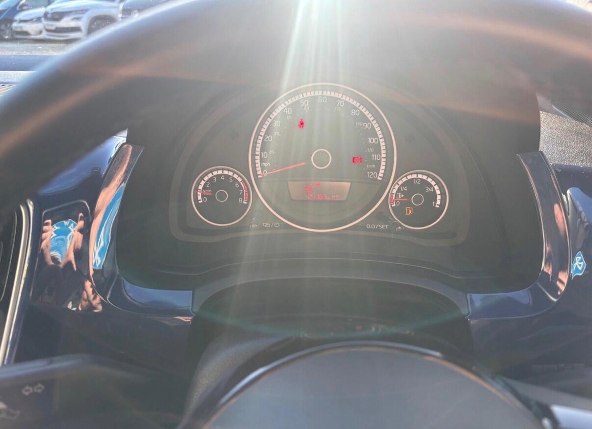 Used Volkswagen up! 2015 for sale - 77908744: Photo 8