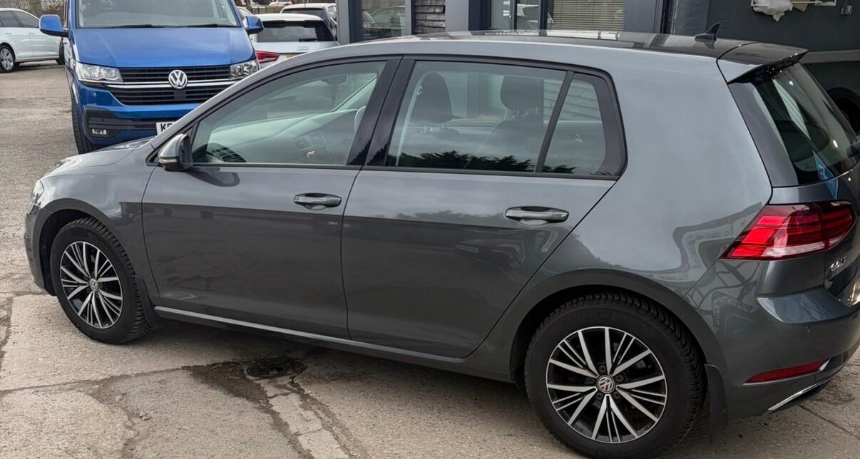 Used Volkswagen Golf 2018 for sale - 77908477: Photo 3