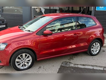 Used Volkswagen Polo 2015 for sale - 78184349: Photo