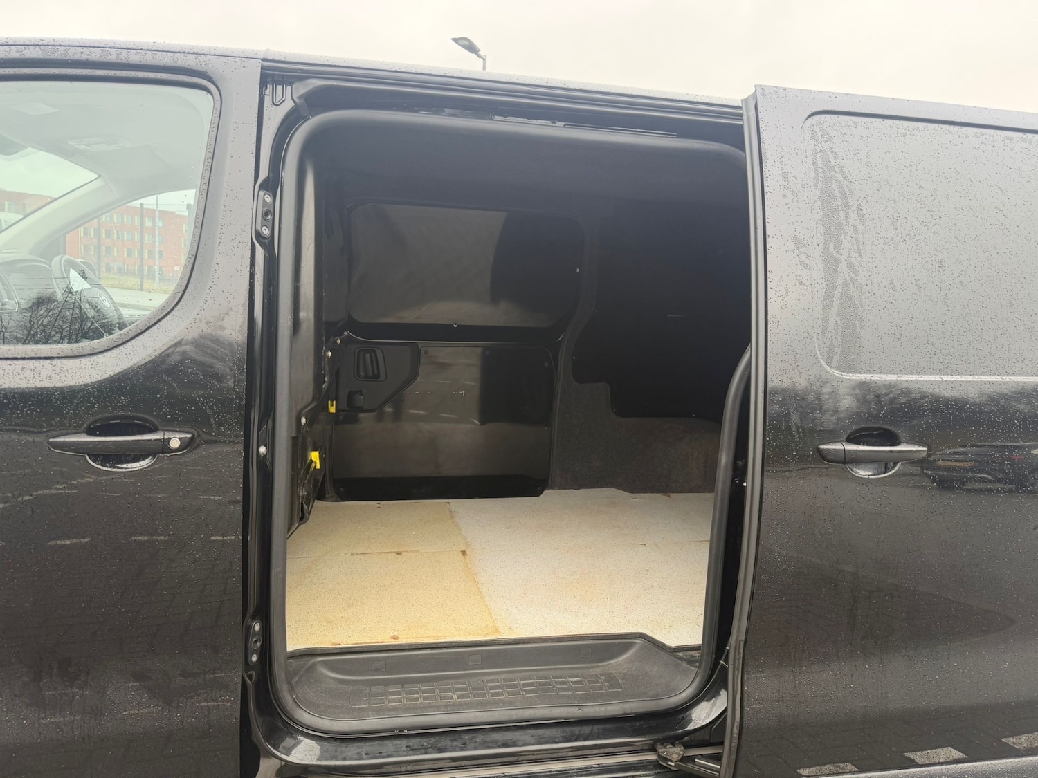 Used Vauxhall Vivaro 2024 for sale - 77536383: Photo 12