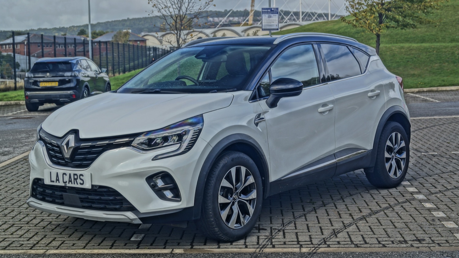 Used Renault Captur 2021 for sale - 76436455: Photo 3