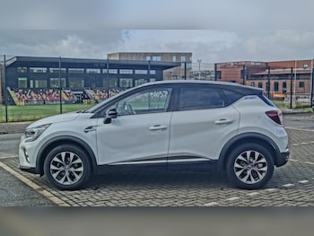 Used Renault Captur 2021 for sale - 76436455: Photo