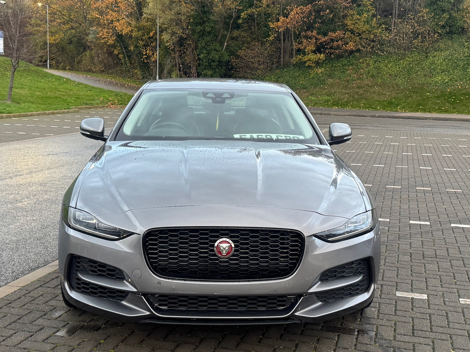 Used Jaguar XE 2019 for sale - 76436140: Photo 3