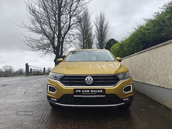Used Volkswagen T-Roc 2018 for sale - 76998577: Photo