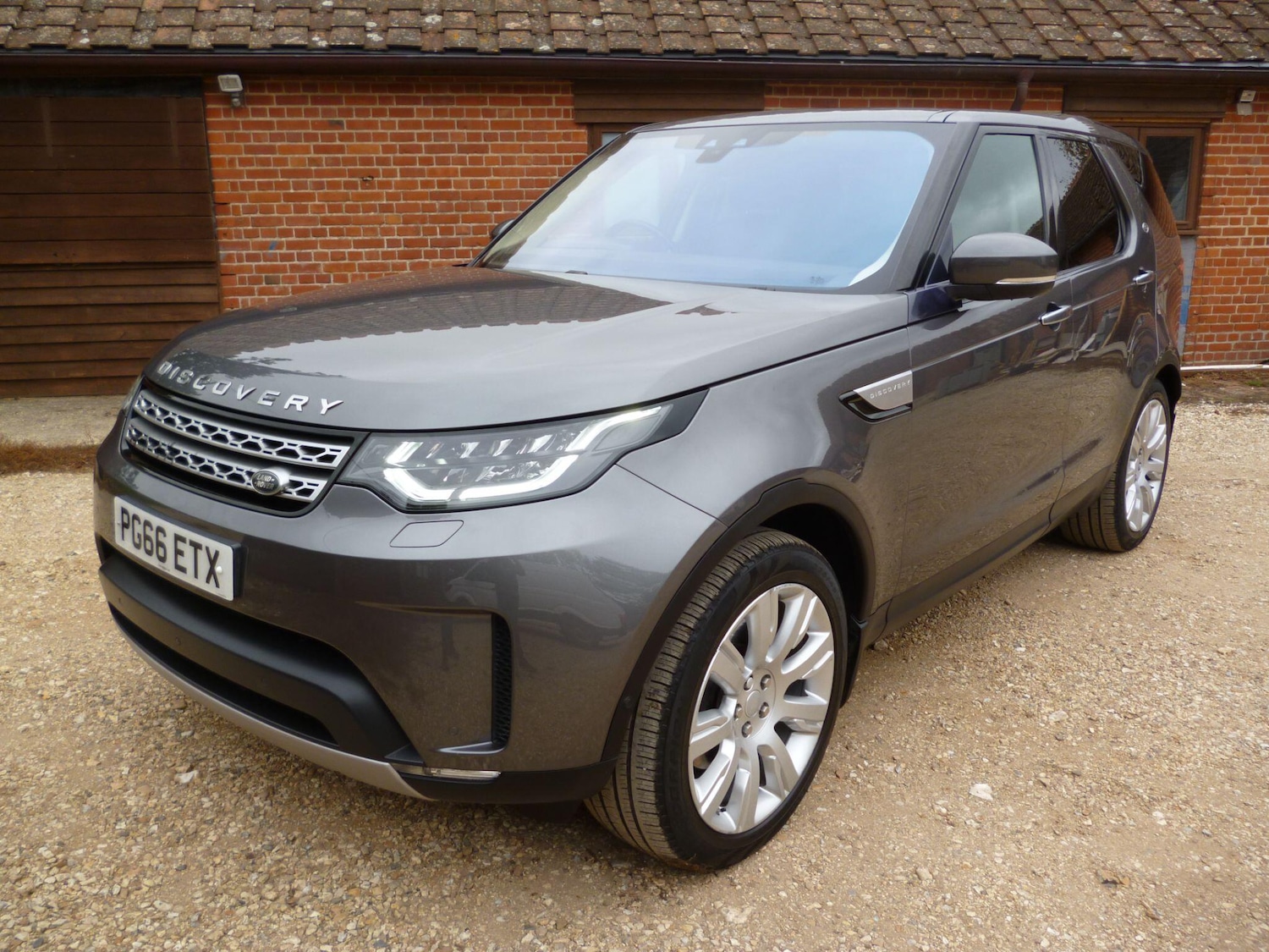 Used Land Rover Discovery 2017 for sale - 76476508: Photo 1