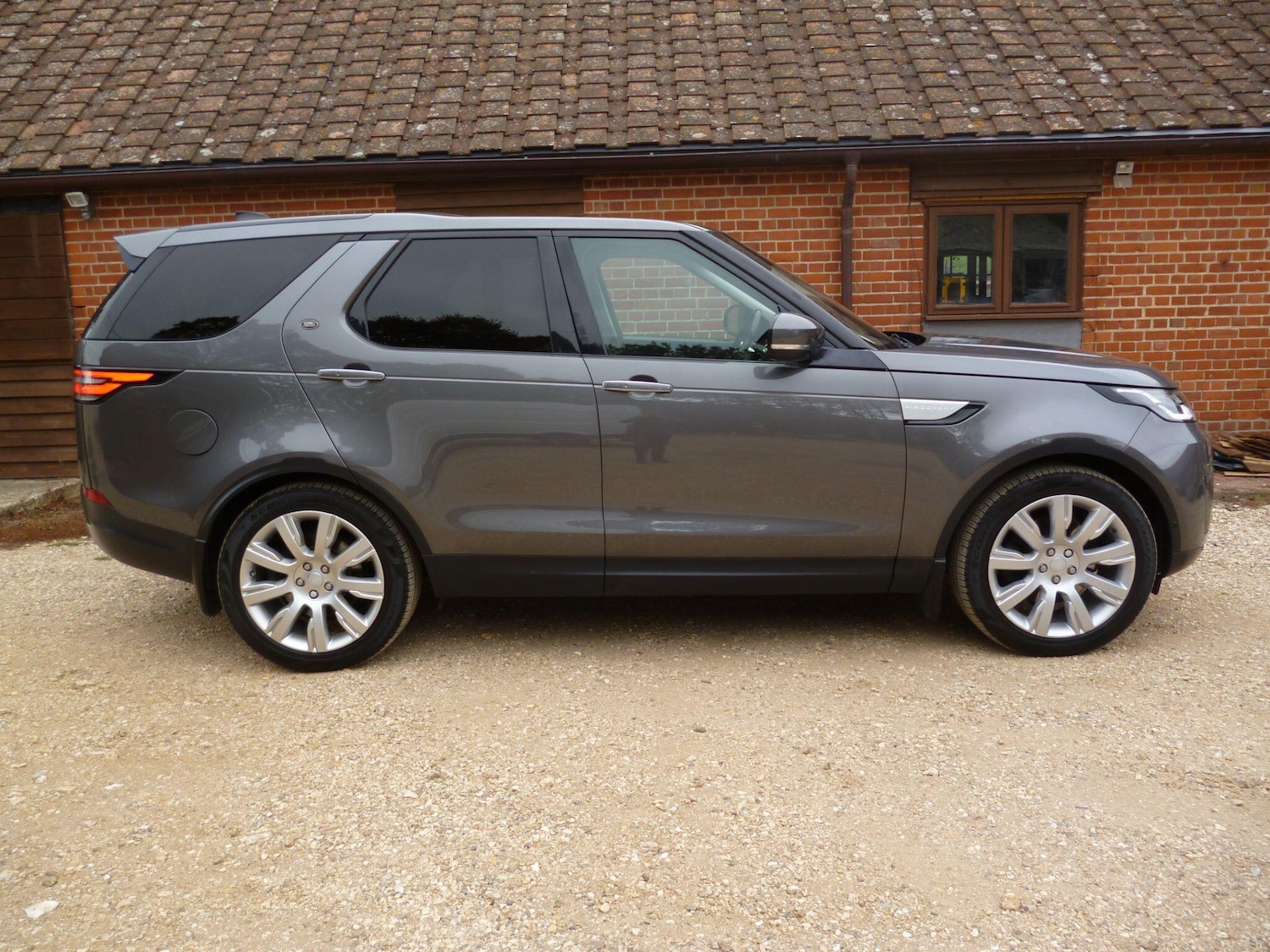 Used Land Rover Discovery 2017 for sale - 76476508: Photo 4