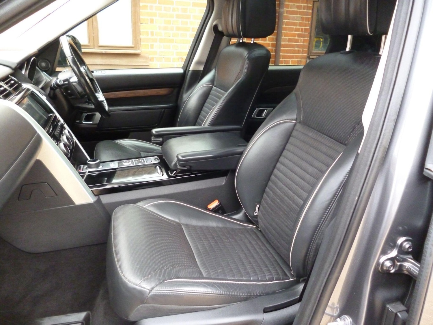 Used Land Rover Discovery 2017 for sale - 76476508: Photo 50