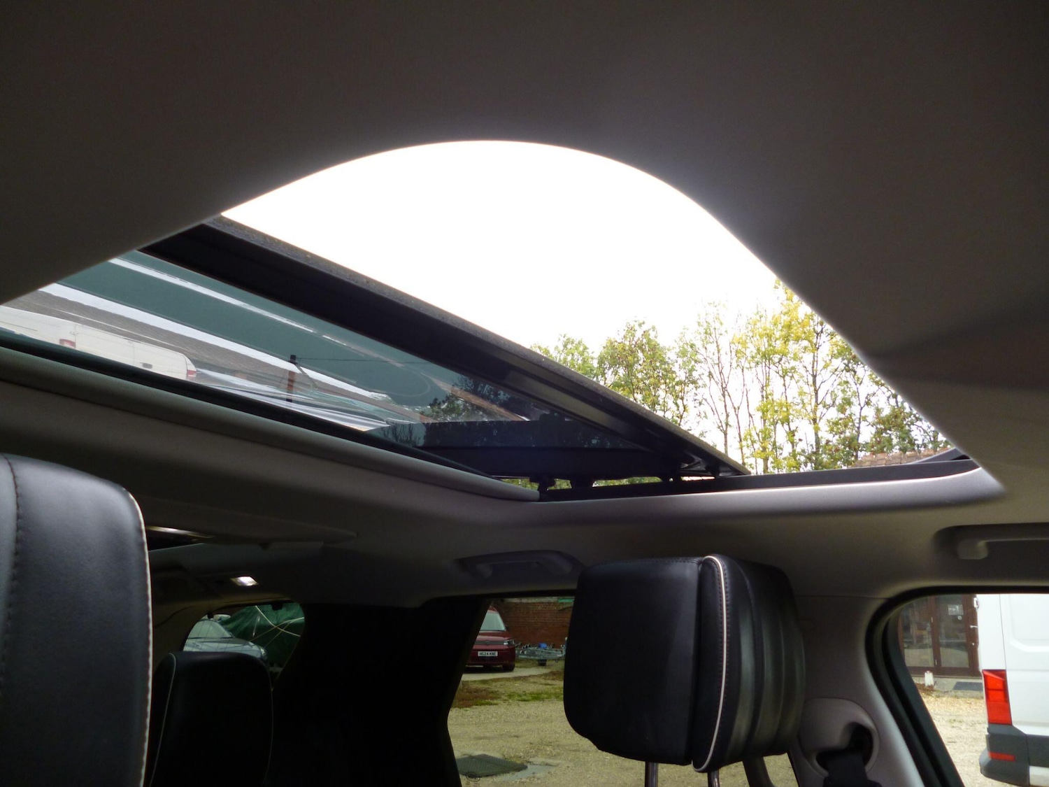 Used Land Rover Discovery 2017 for sale - 76476508: Photo 57