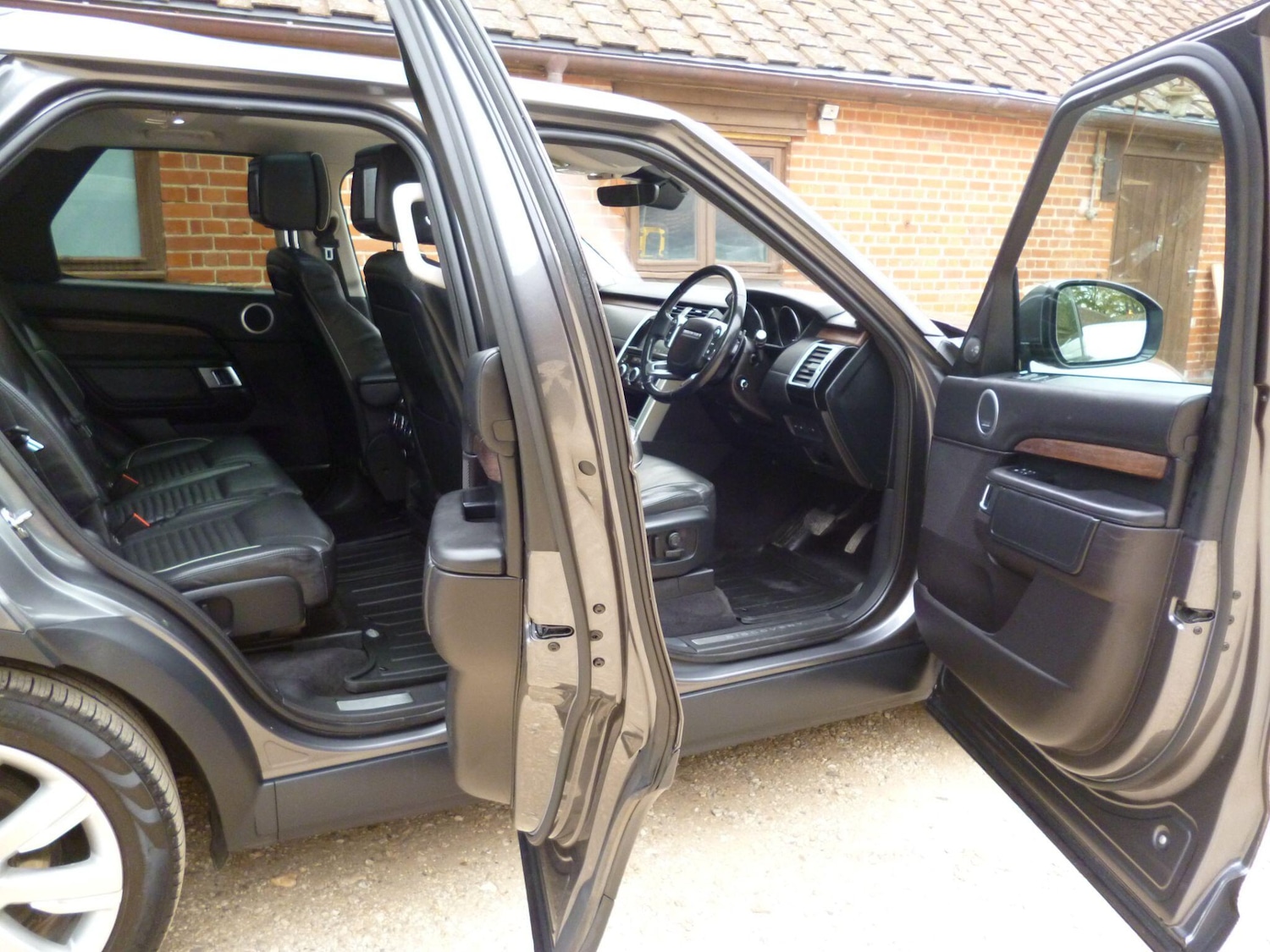 Used Land Rover Discovery 2017 for sale - 76476508: Photo 75