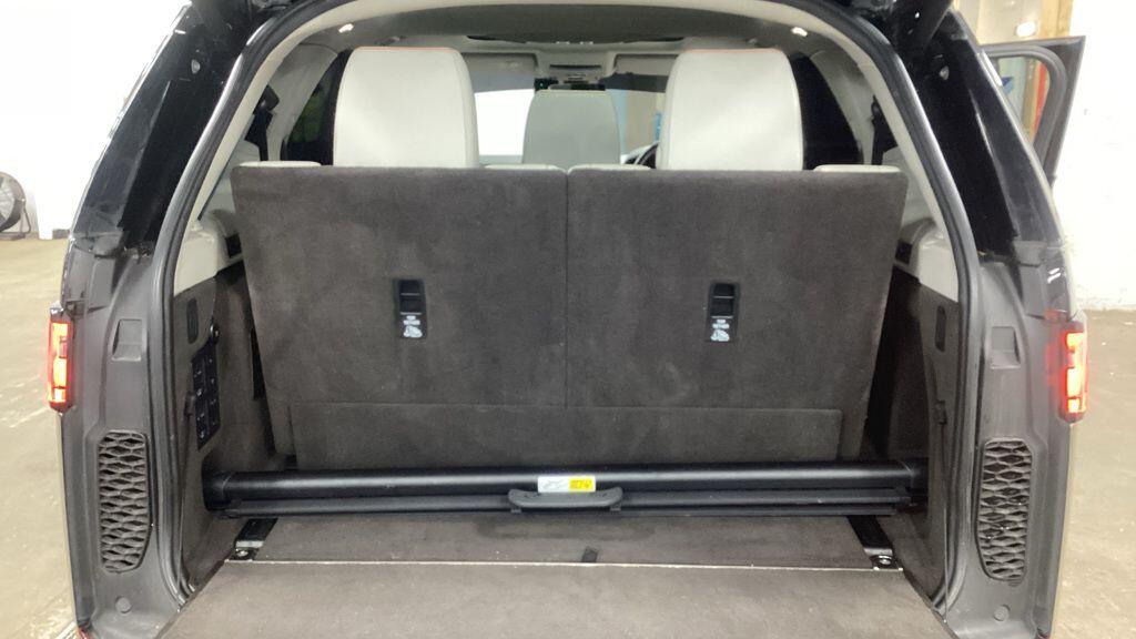 Used Land Rover Discovery 2018 for sale - 76476509: Photo 11