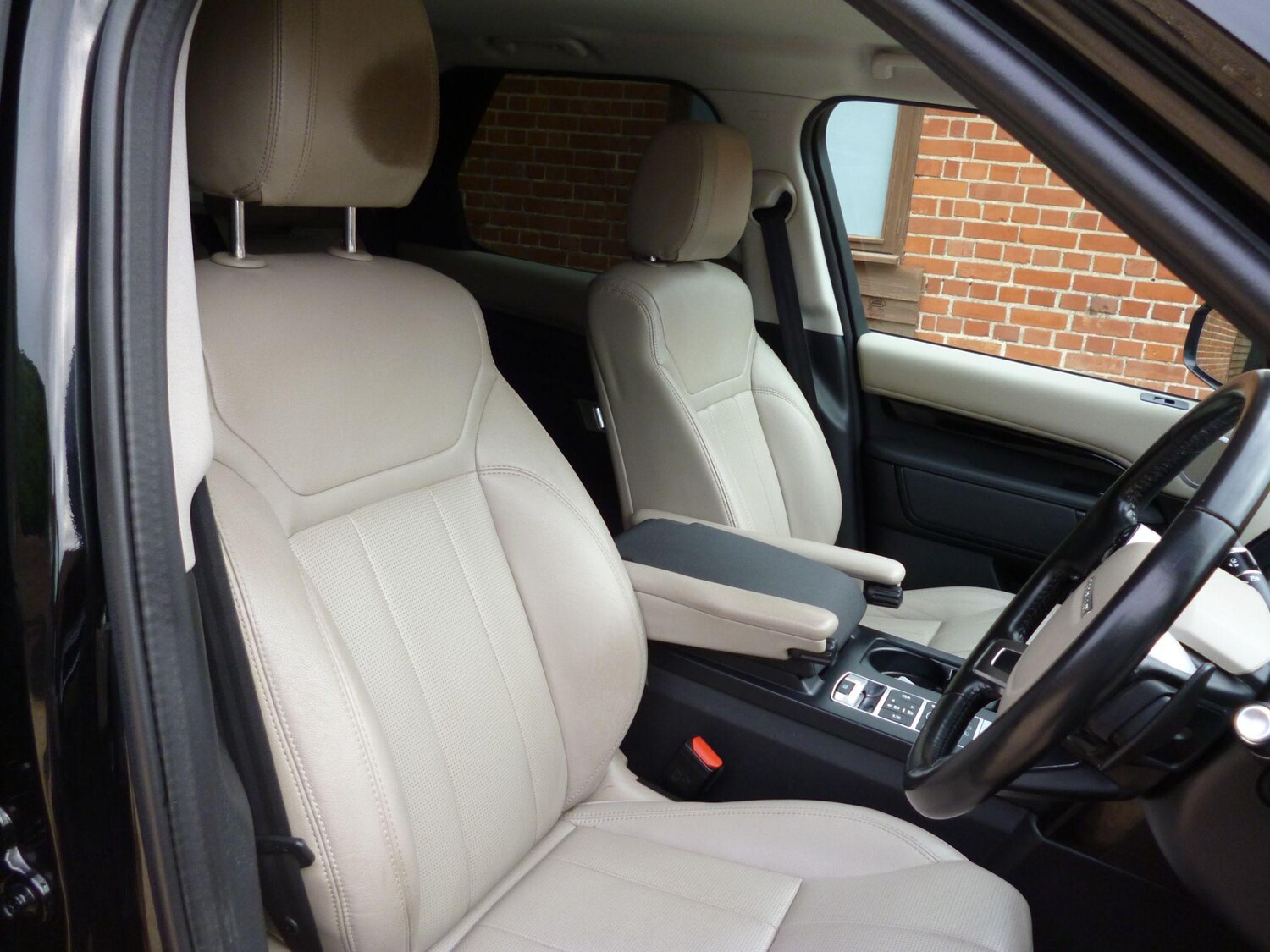 Used Land Rover Discovery 2019 for sale - 76976466: Photo 14