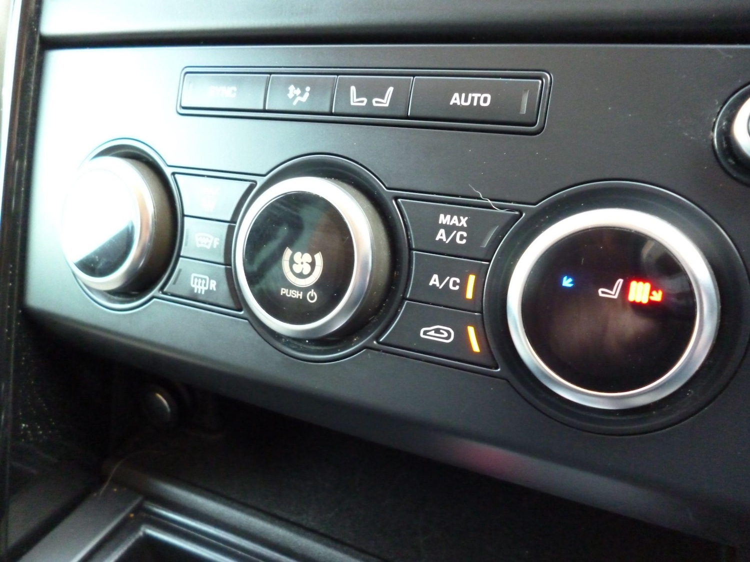 Used Land Rover Discovery 2019 for sale - 76976466: Photo 24