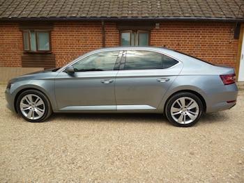 Used Skoda Superb 2017 for sale - 78971988: Photo