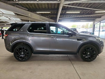 Used Land Rover Discovery Sport 2015 for sale - 78361816: Photo