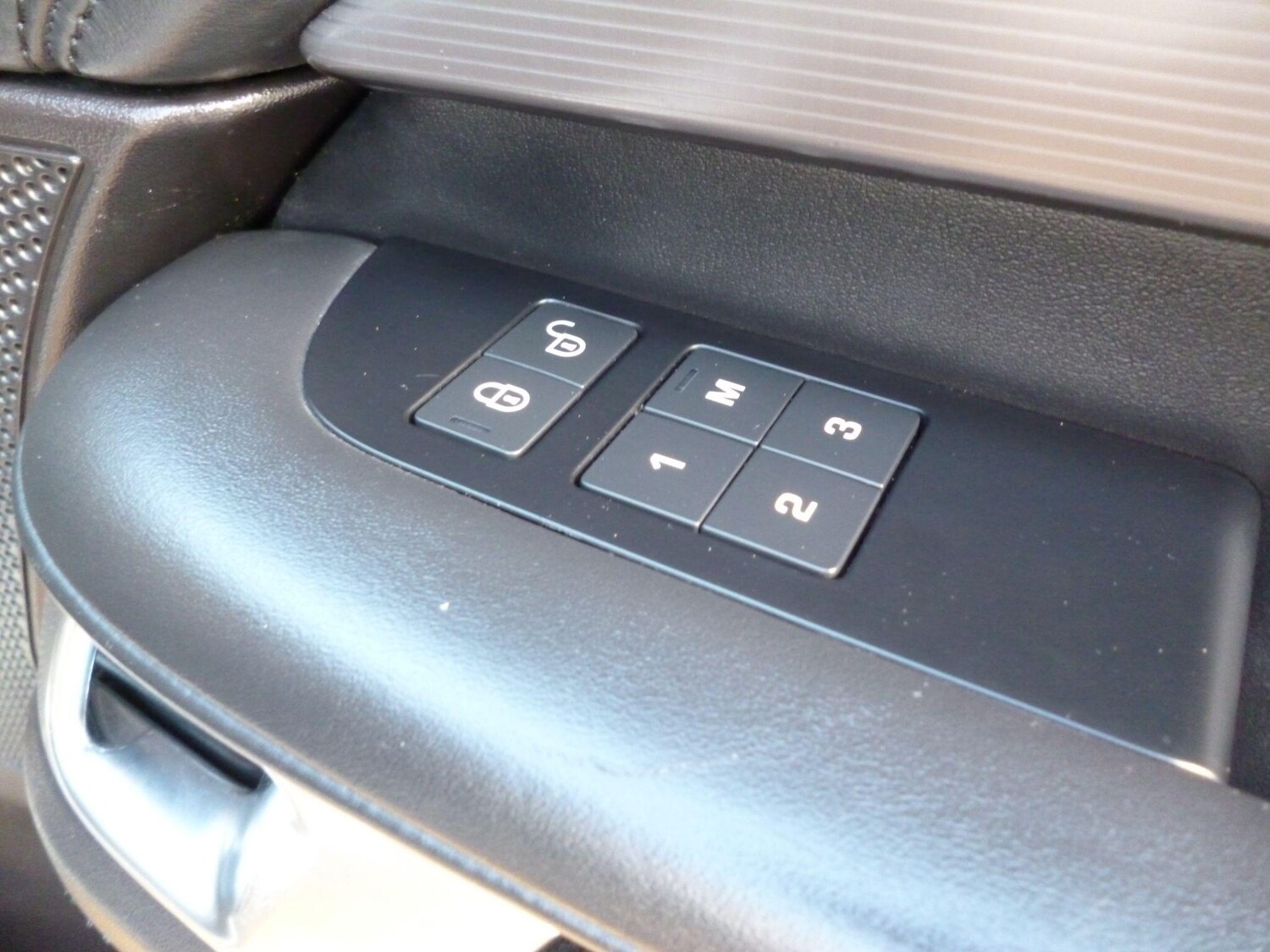 Used Land Rover Discovery 2018 for sale - 77574026: Photo 21